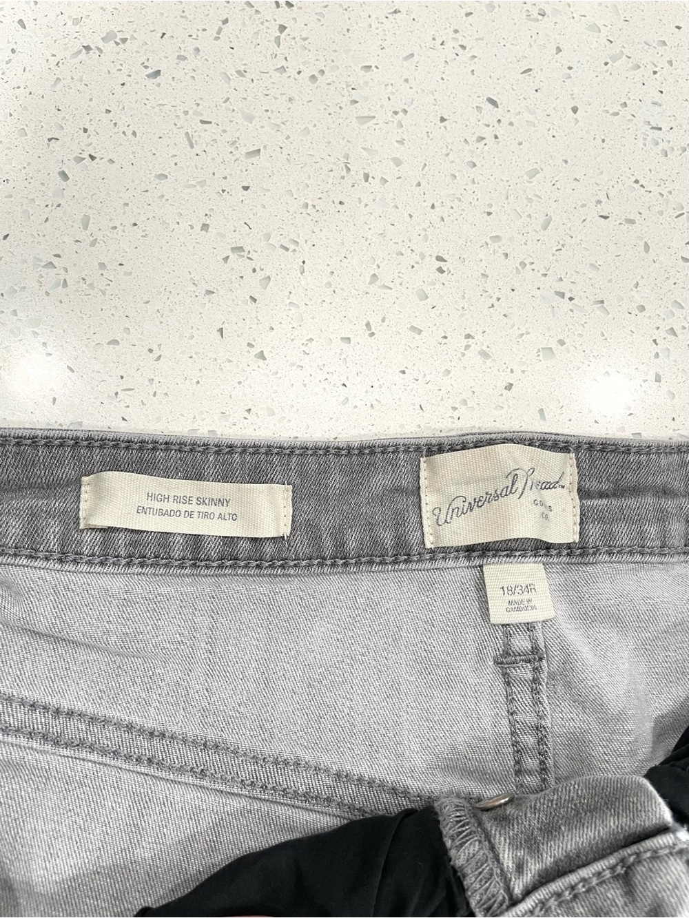 Universal Thread Gray High-Rise Button-Fly Cropped Jeans - Picture 3 of 3